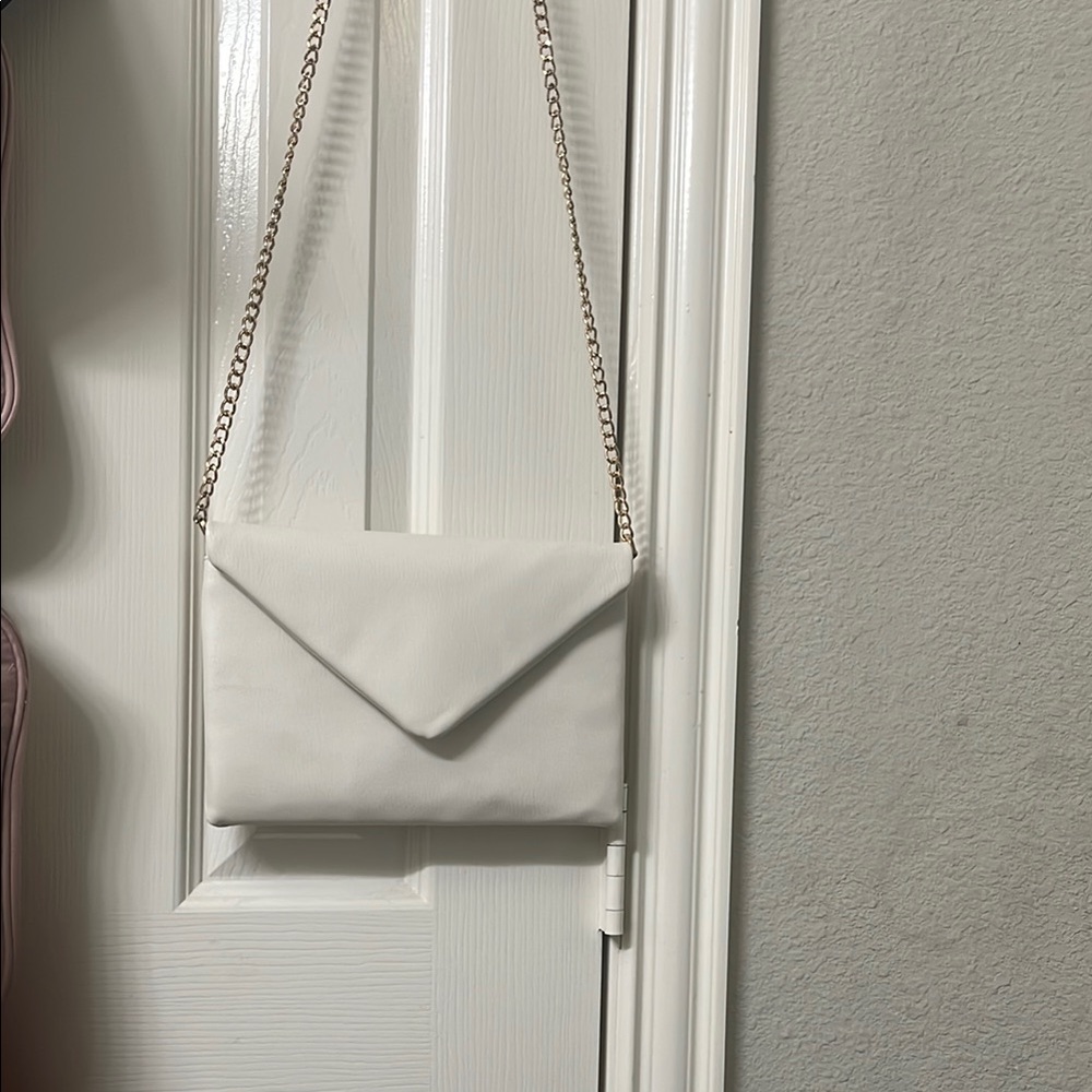 Elegant White Chain Shoulder Bag